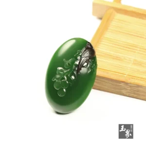 碧玉巧雕挂件-喜报三元